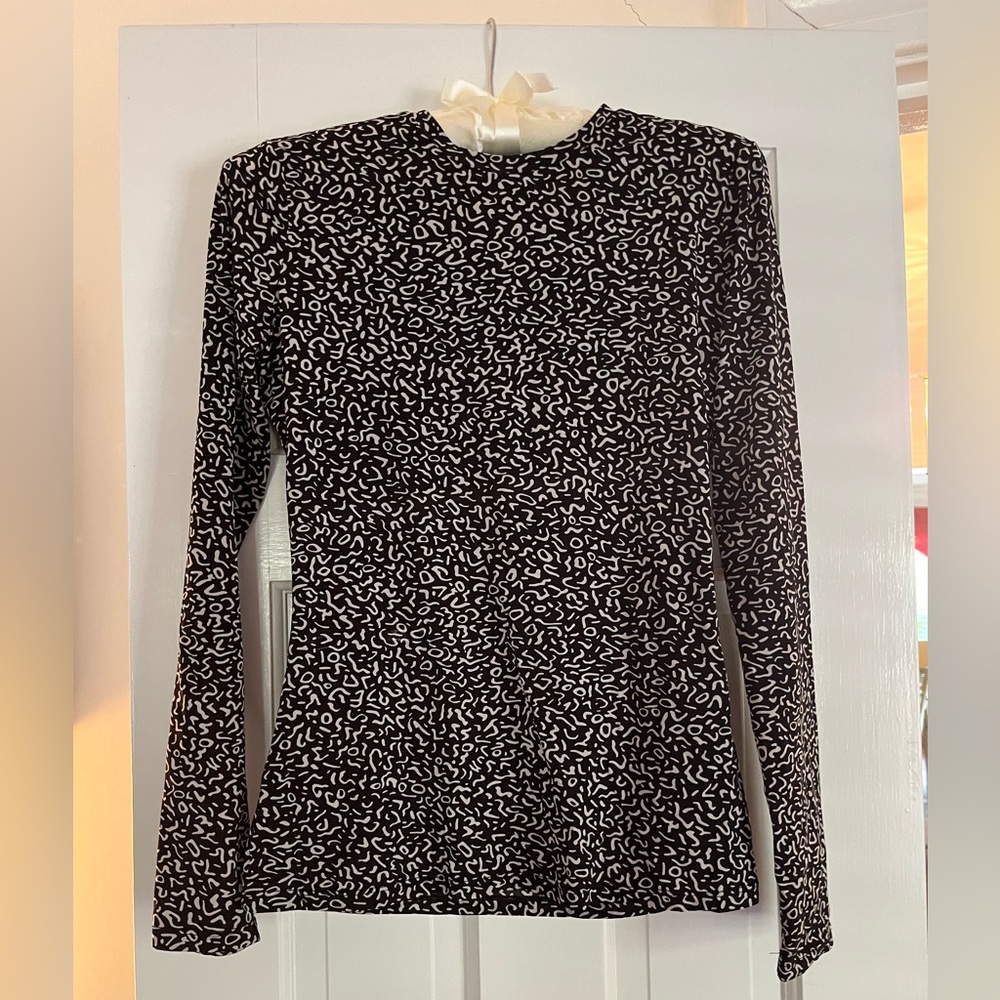 Max Mara Black and White Patterned Women's Top!